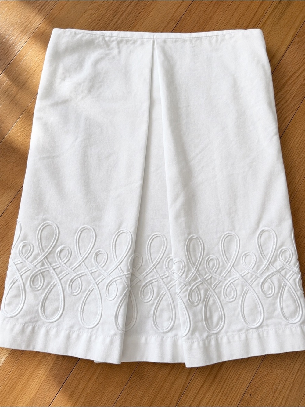 Rare Serena & Lily White Twin Bedskirt  Sateen Scroll Appliqué 2014 Discontinued - Picture 2 of 7